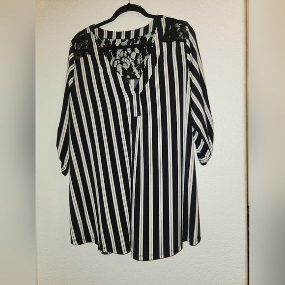 Torrid Studio Knit Lake Yoke Harper Top Size 3 - Picture 4 of 13